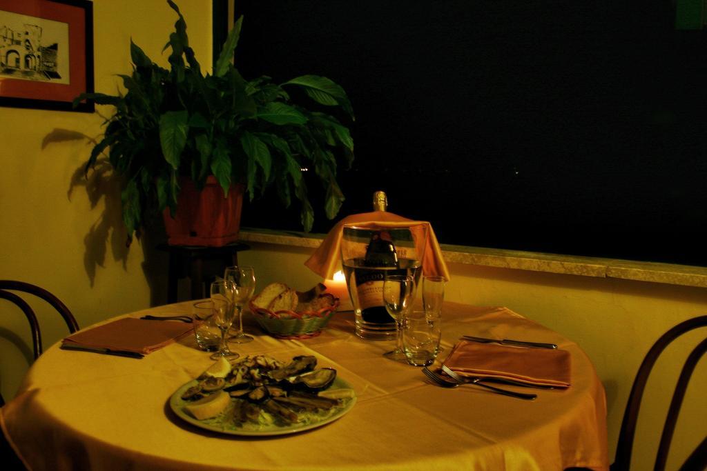 Albergo Delle Rose Pozzuoli Exterior photo